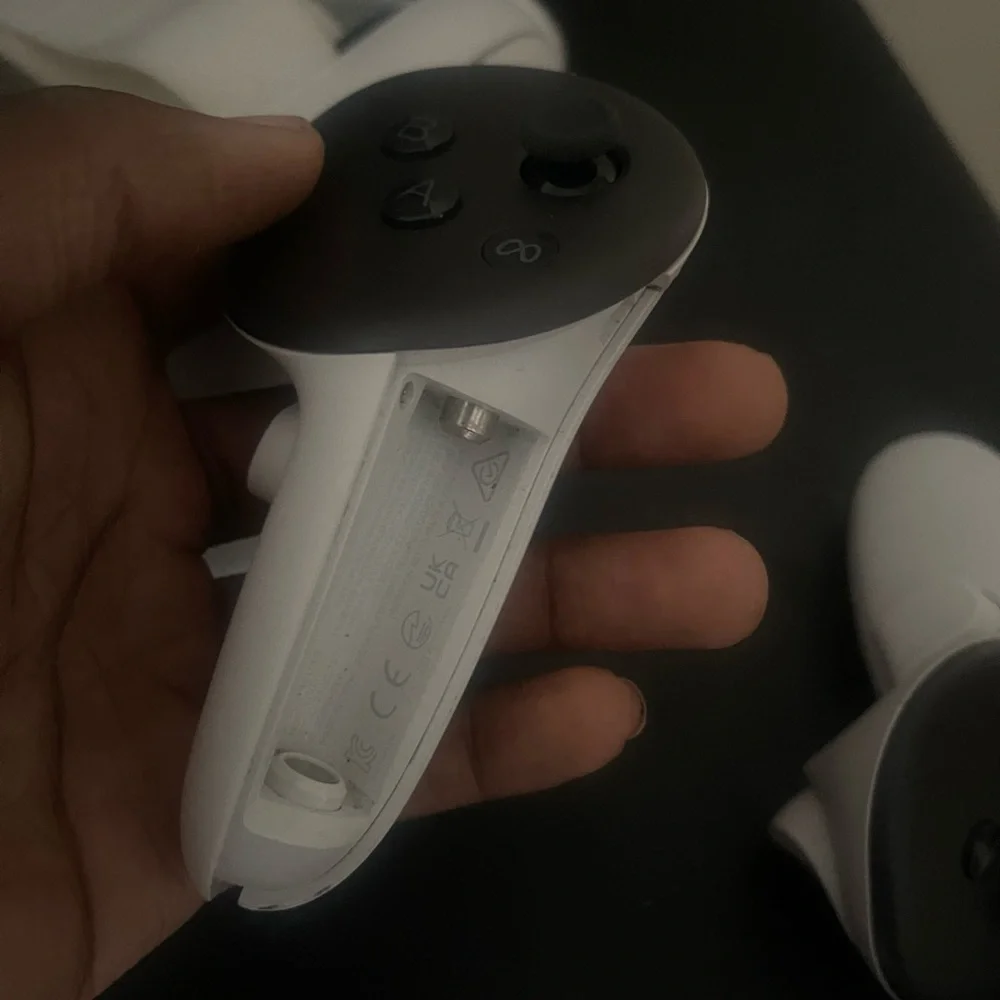 White VR Headset